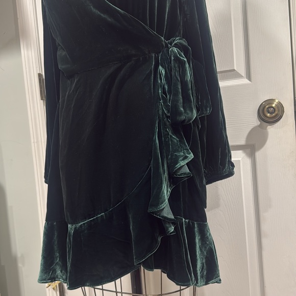 NWT Banana Republic Emerald wrap dress perfect for any celebration. - Picture 2 of 7